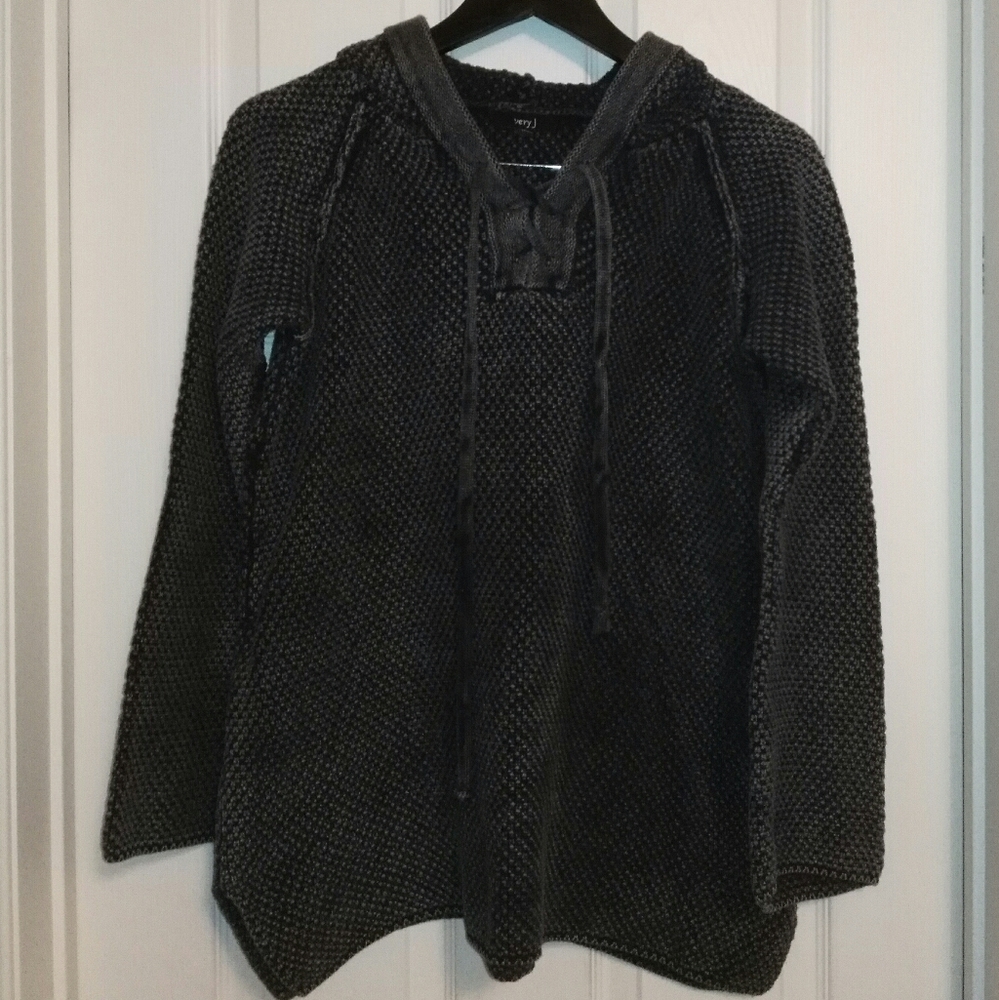 Cotton sweater with hood
